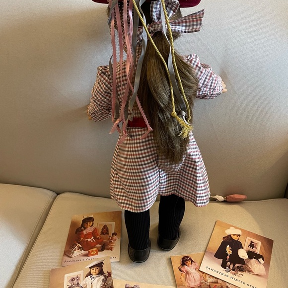 Vintage SAMANTHA DOLL by the Pleasant Company with 8 COMPLETE OUTFITS. - Picture 3 of 16